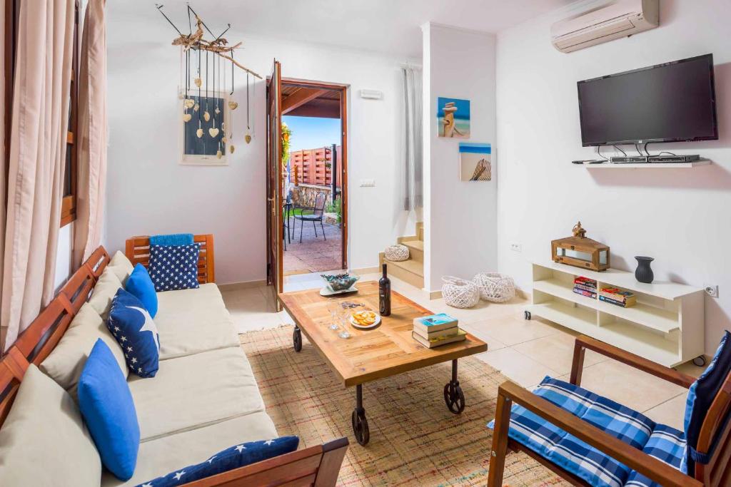 Lindos Sapphire room 5